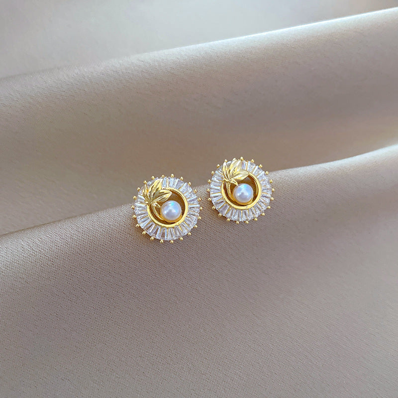 Liliane | Ensemble de collier et boucles d'oreilles en or élégant pour un glamour quotidien