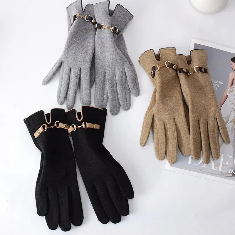 Kerenza | Gants en peluche pour femmes avec accent de chaîne chic pour une élégance confortable