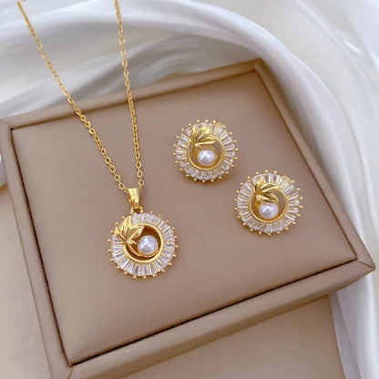 Liliane | Ensemble de collier et boucles d'oreilles en or élégant pour un glamour quotidien